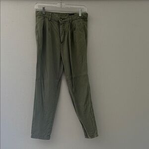 AG Adriano Goldschmied the Evan Relaxes Pleated TrouserWomen's Green Ankle Pants